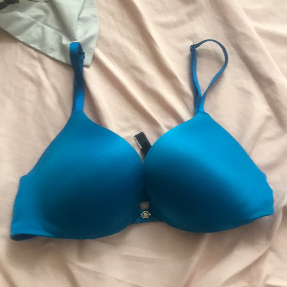 Victoria’s Secret push up royal blue 32C smooth and silky